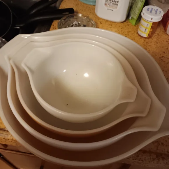 Butterfly Gold Pyrex Set - Picture 2 of 2